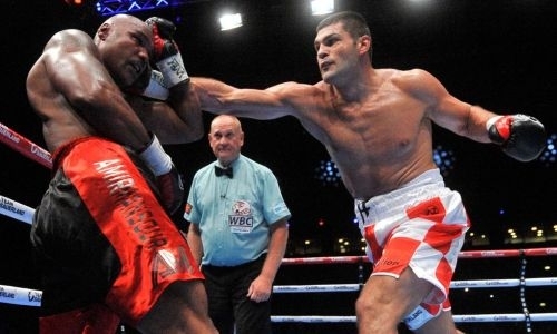 Видео нокаута, или Как экс-боксер «Astana Arlans» положил отсидевшего американца