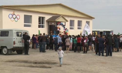 Двукратный чемпион мира по қазақ куресi подарил спорткомплекс родному селу в ВКО