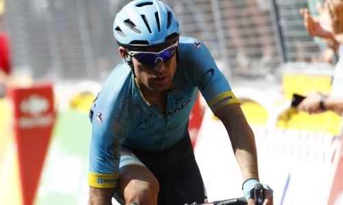 «Астана» продлила контракт с опытным казахстанским гонщиком