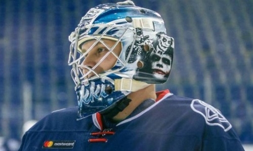 После матча КХЛ с «Барысом» голкипер «Нефтехимика» выставлен в cписок отказов