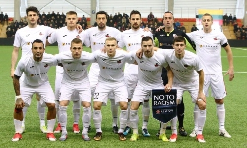 Команда казахстанского тренера оформила разгромную победу в чемпионате Литвы