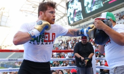 Тренер Головкина оценил возможное влияние операции и простоя «Канело» на результат