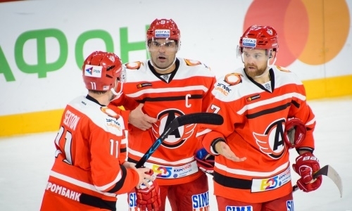 Экс-лидер «Барыса» помог своему клубу одержать восьмую победу подряд на старте КХЛ