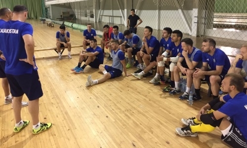 Сборная Казахстана сыграет с «Кайратом»