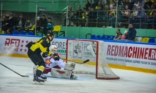 Фоторепортаж с матча ВХЛ «Сарыарка» — «Ижсталь» 3:1