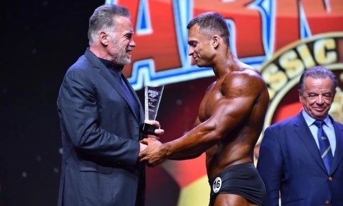 «Я шел за победой». Покоривший Шварценеггера своими мускулами казахстанец рассказал о себе