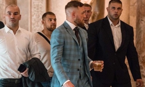 «Казахстанский Макгрегор» поддержал настоящего после поражения Нурмагомедову