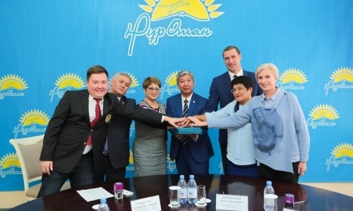 В Караганде подписали меморандум о развитии ЦП футбола