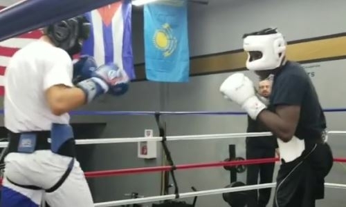 Видео спарринга Жанибека Алимханулы