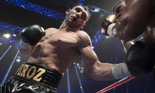 Небитый тяжеловес из лагеря Головкина защитил титул чемпиона мира