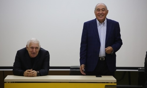 Ваит Талгаев посетил Академию «Кайрата»