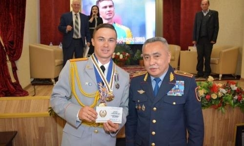 Луценко встретился с полицейскими СКО