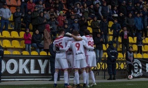 Матчи 31-го тура Премьер-Лиги посетили 18 000 зрителей