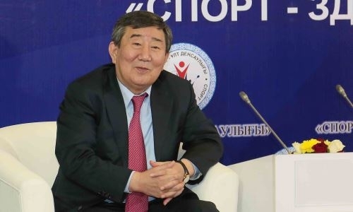 Тренер Серика Конакбаева Юрий Цхай поздравил с юбилейной датой в истории казахстанского бокса