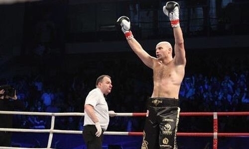 «Иван сейчас в лагере у Деонтея Уайлдера». Менеджер Дычко объяснил ситуацию с тренером