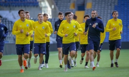 Фоторепортаж с тренировки сборной Казахстана в Астане