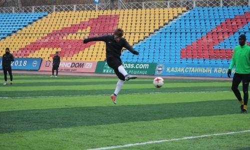 Фоторепортаж с предыгровой тренировки «Кызыл-Жара СК»