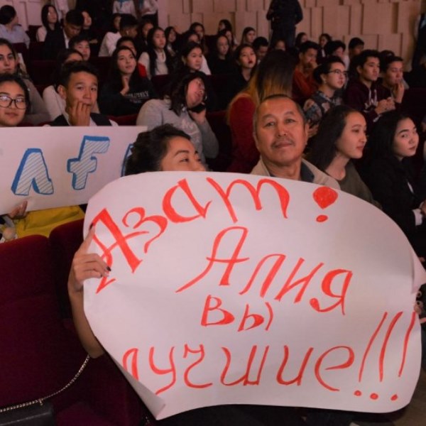 Победивший рак 19-летний футболист создал одну из лучших семей Астаны