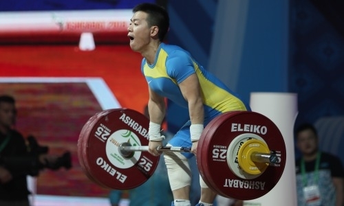 «Никто в него не верил». Главный тренер казахстанских тяжелоатлетов — о первой медали ЧМ-2018