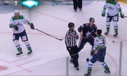 Массовая драка, с участием игроков команды экс-тренера сборной Казахстана, произошла в матче КХЛ