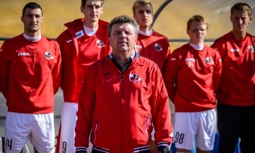 Команда казахстанского тренера второй год подряд выигрывает зарубежный чемпионат