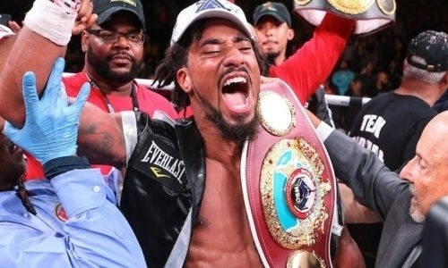 «Мы хотим надрать ему задницу». Чемпион мира хочет заполучить в соперники Головкина или «Канело» 