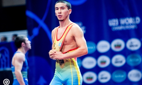 Казахстанец поборется за «бронзу» чемпионата мира по греко-римской борьбе до 23 лет