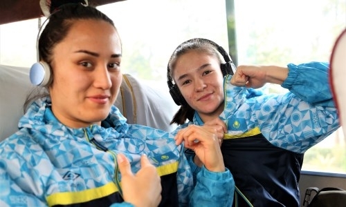 Женская сборная Казахстана прибыла в Нью-Дели для участия в чемпионате мира