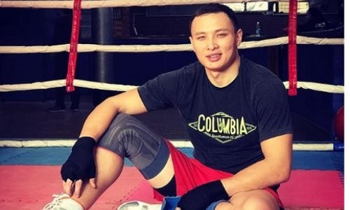 Казахстанский тяжеловес анонсировал свой следующий бой в профи