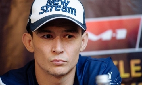 Дебютный бой первого казаха в UFC с победителем Макгрегора сорвался