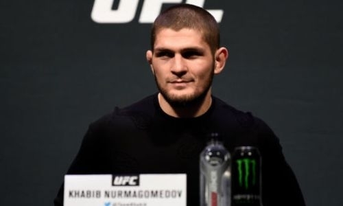 Отец Нурмагомедова назвал его возможных соперников после победы на «нефартовой» арене Головкина