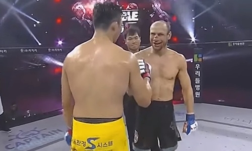 Экс-чемпион мира из Казахстана проиграл бывшему бойцу UFC