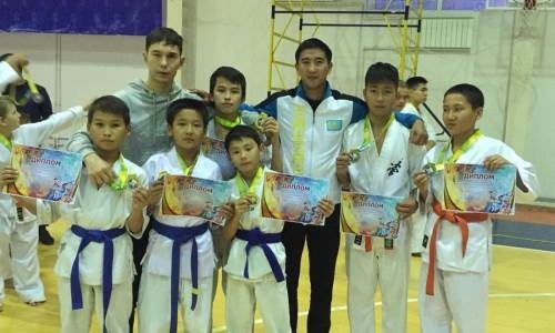 Спортсмены из Мангистау завоевали 33 медали на республиканском турнире по карате-шинкиокушинкай