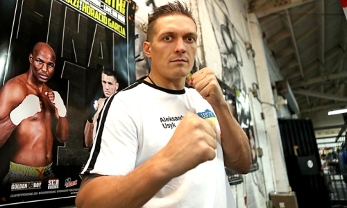 Усик назвал нового тренера после защиты всех титулов в весе Шуменова