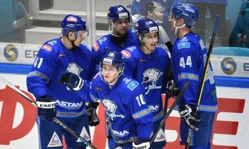 Букмекеры назвали фаворита матча КХЛ «Локомотив» — «Барыс»