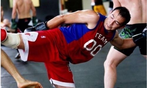 Первый казах в UFC раскрыл причину срыва боя с победителем Макгрегора и поделился планом на дебютный поединок