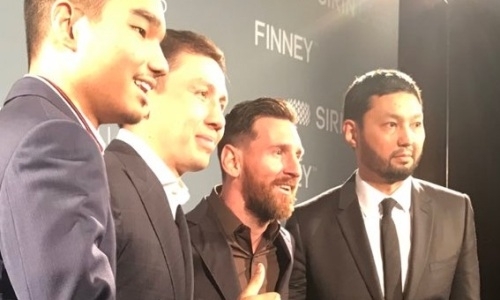 Лионель Месси сфотографировался с Геннадием Головкиным в Барселоне