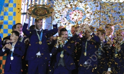 Фоторепортаж с церемонии чествования, или Как награждали чемпиона Казахстана