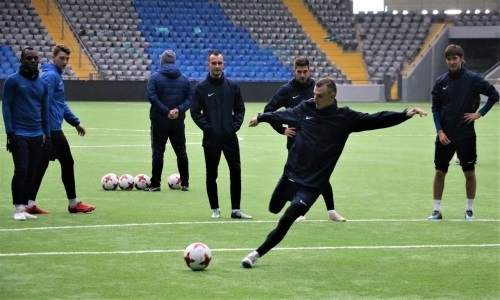 Фоторепортаж с предыгровой тренировки «Иртыша» в Астане