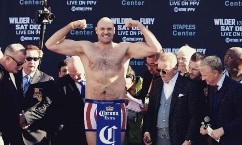 Уайлдер и Фьюри прошли взвешивание перед боем в весе Дычко
