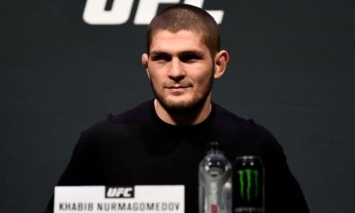 Отец Нурмагомедова раскрыл многомиллионное предложение сыну за бой после победы на «нефартовой» арене Головкина