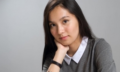 Садуакасова написала книгу «Учимся играть в шахматы» на казахском языке