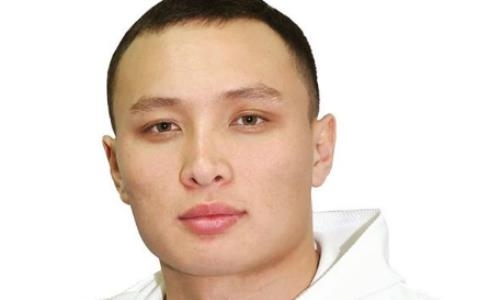 «Мы готовы». Казахстанский тяжеловес прибыл в США на свой третий бой в профи