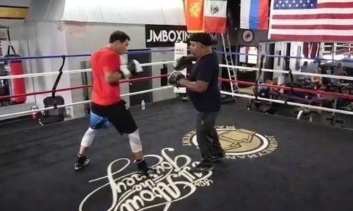 Тренер непобежденного казахстанца стал лауреатом Зала боксёрской славы в 2019 году