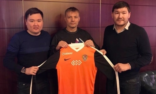 Опытный казахстанский защитник продлил контракт с «Шахтером»