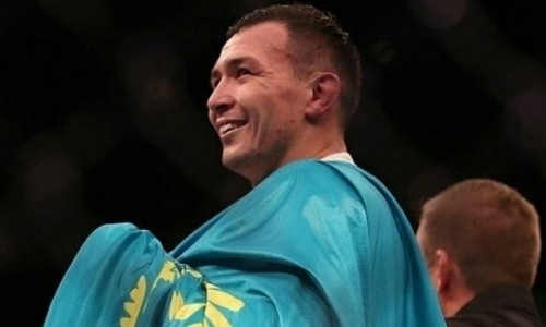 «Я осознал!» Казахский боец эмоционально отреагировал на возвращение домой после дебюта в UFC