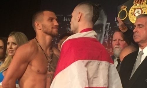 Ломаченко прошел взвешивание перед объединительным боем в весе Хусаинова