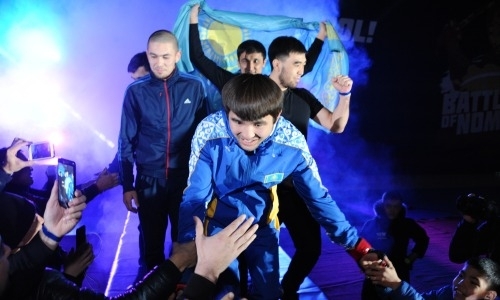 Деклас, выброшенное полотенце и удушение. Казахстанские бойцы ММА уничтожили соперников на Battle of Nomads-11