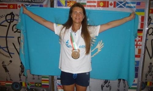 Шестикратная чемпионка мира по гиревому спорту установила новый абсолютный рекорд Казахстана