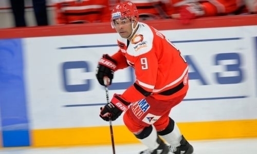 Игрок сборной Казахстана поставил финальную точку в матче КХЛ «Автомобилист» — «Спартак»